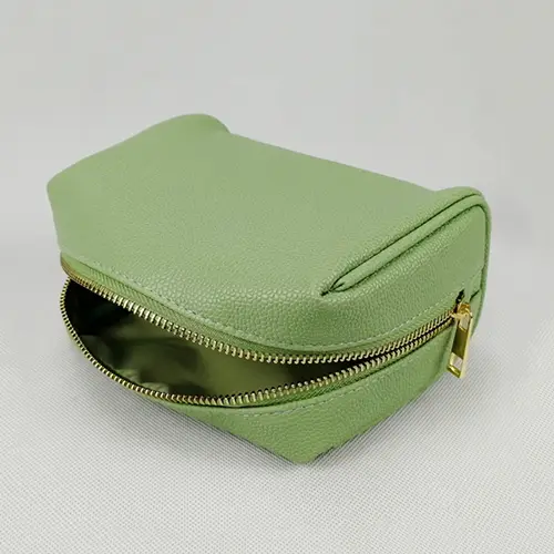 Factory Wholesale 2022 New Green Makeup Bags Large Compartment Pu Leather Cosmetic Bags